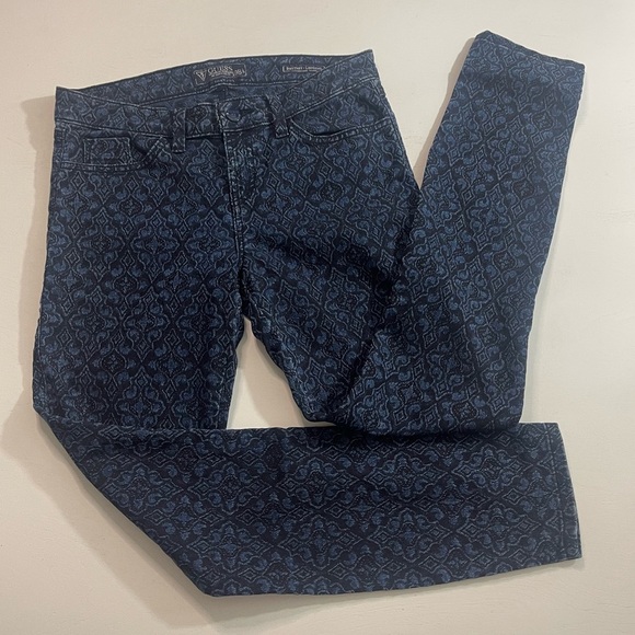 GUESS BRITTNEY LEGGINGS PATTERNED STRAIGHT LEG STRECH PATTERNED JEANS SZ 28 - Picture 1 of 9
